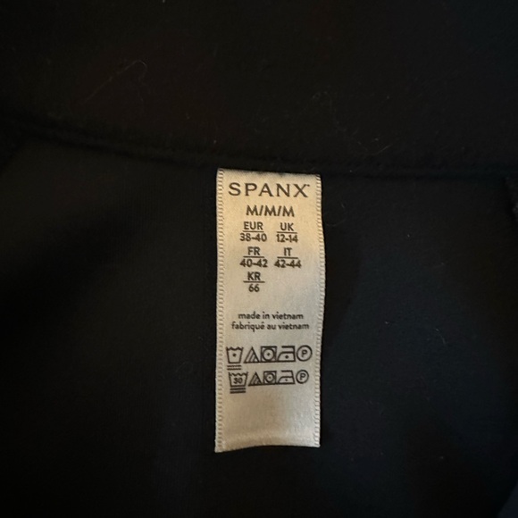 Spanx Black Air Essentials Quarter Zip - Picture 2 of 4